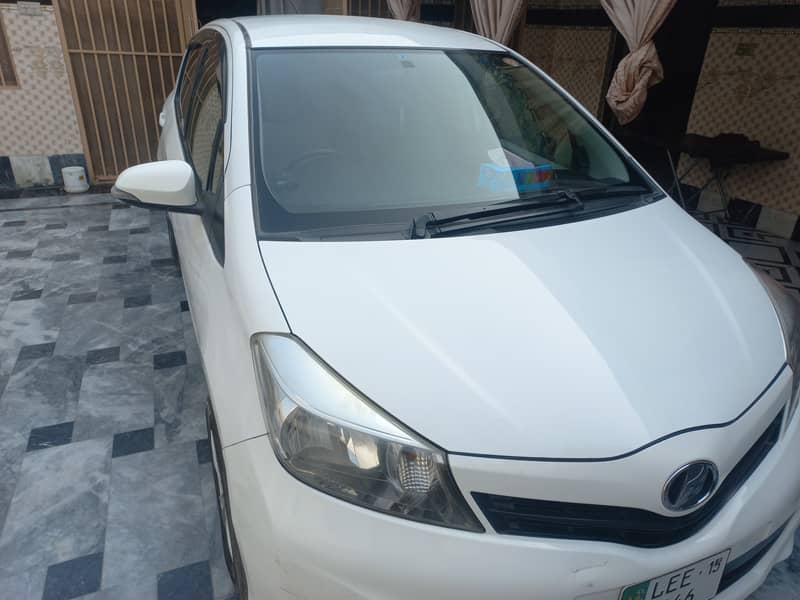 Toyota Vitz 2011 0