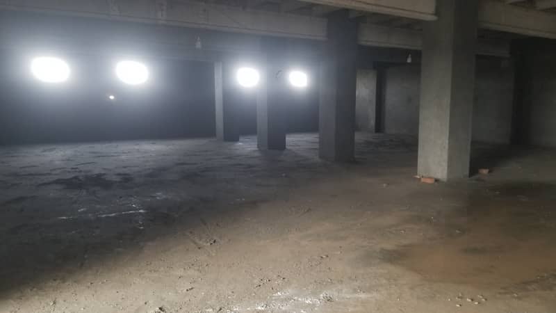 factories warehouse hall available for rent in Prime location 15