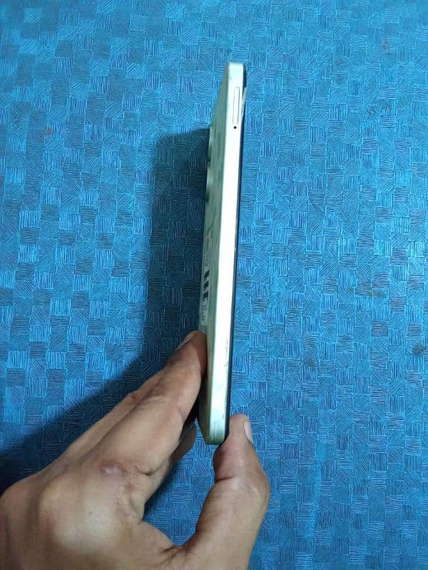 realme 3c rem 6 128gb condition 10 by 10 my contact number 03100700748 3