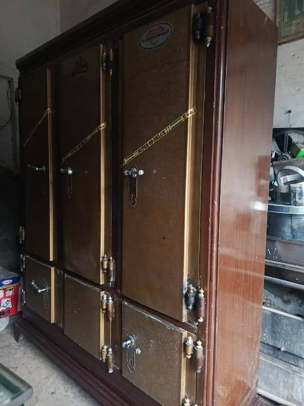 3 Door Safe Almari 4