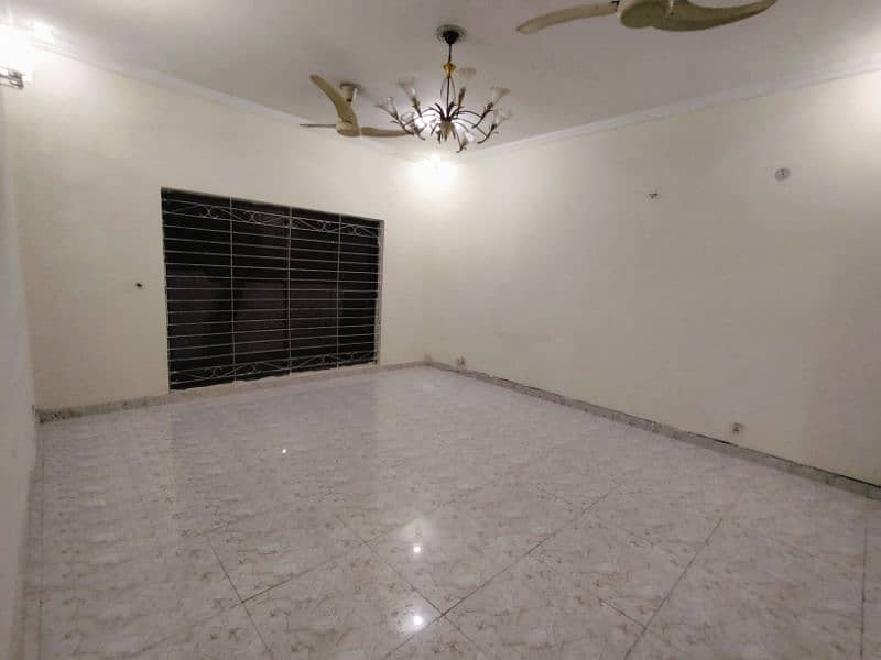 10 Marla Full House In DHA Phase-8 Ex-Park View!! Nearby Airport. 1