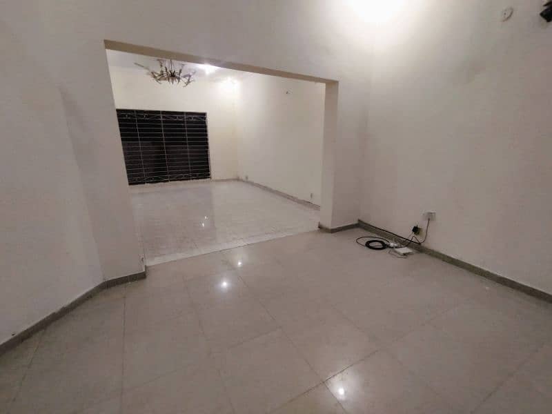 10 Marla Full House In DHA Phase-8 Ex-Park View!! Nearby Airport. 3