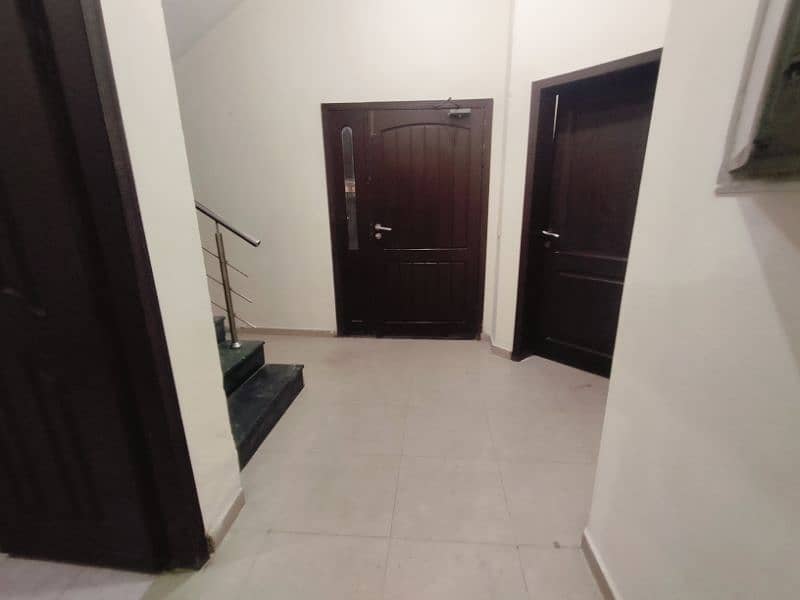 10 Marla Full House In DHA Phase-8 Ex-Park View!! Nearby Airport. 15