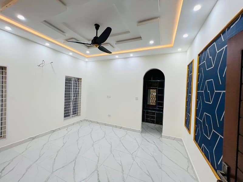 Get This Amazing Prime Location 5 Marla House Available In Wapda Town 1