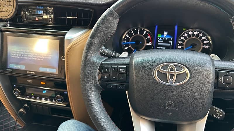 Toyota Fortuner V 2019 5