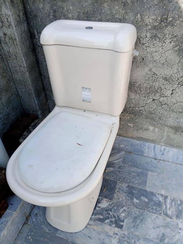 commode toilet full size 1