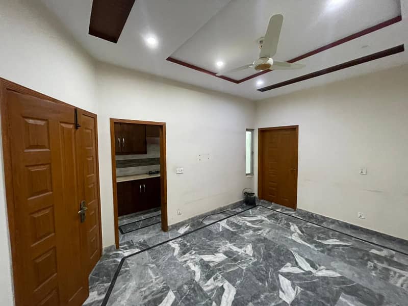 Beautiful 3.5 Marla 3 Bed 3 Bath Double Kitchen Independent House at Ali Park Near Ghousia Masjid ( without Gas ) 0335-5779339 18