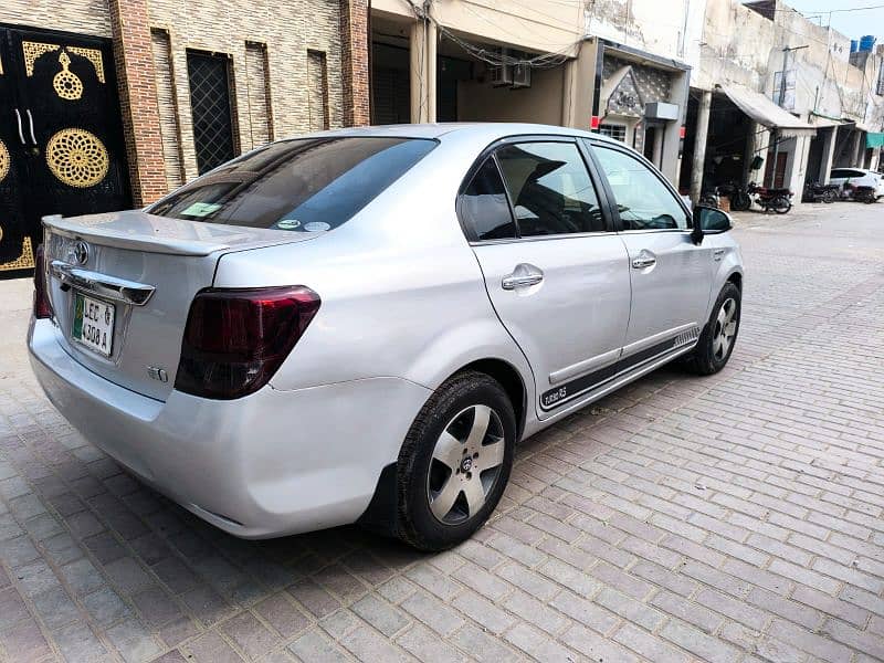 Toyota Corolla Axio 2014 9