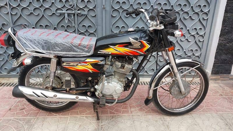 Honda 125 model 2020/11/2 Karachi number contact 03190409233 1