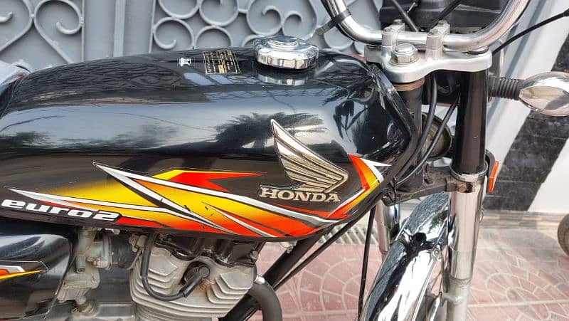 Honda 125 model 2020/11/2 Karachi number contact 03190409233 2