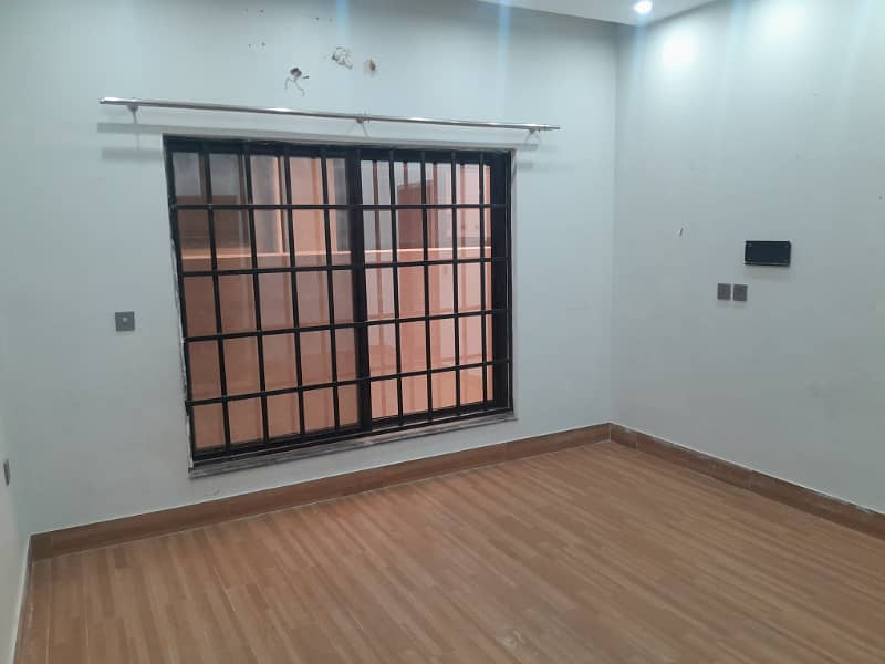 10 Marla Beautiful Lower Portion Available For Rent In Topaz Block Park View City Lahore 4