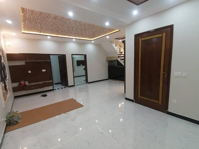 6 MARLA UPPER PORTION AVAILABLE FOR RENT IN PARK VIEW CITY LAHORE 22