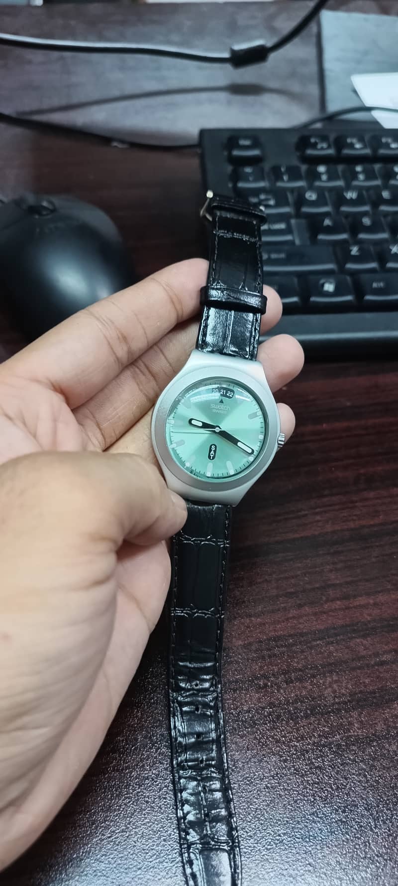 Swatch 38 mm light green Dail new condition 2