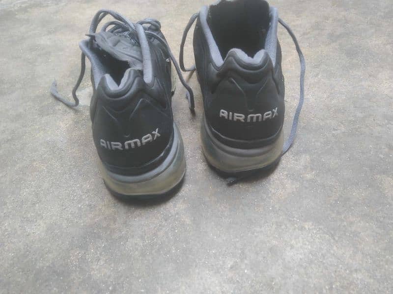 NIKE AIRMAX SHOES USED 3