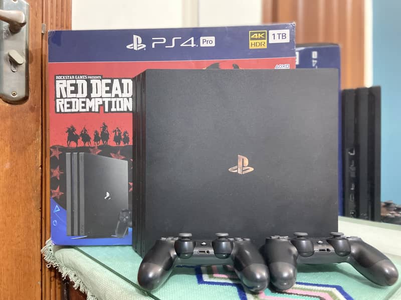 Playstation Ps4 pro 1Tb 10 by 10 condition just slightly used 1