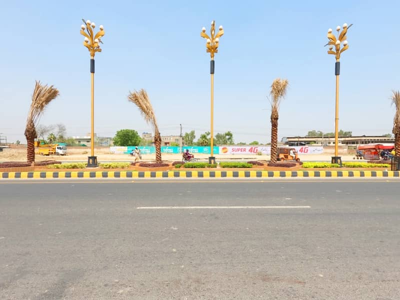 Prime Location 5 Marla Residential Plot For sale In Central Park - Block E Lahore 3