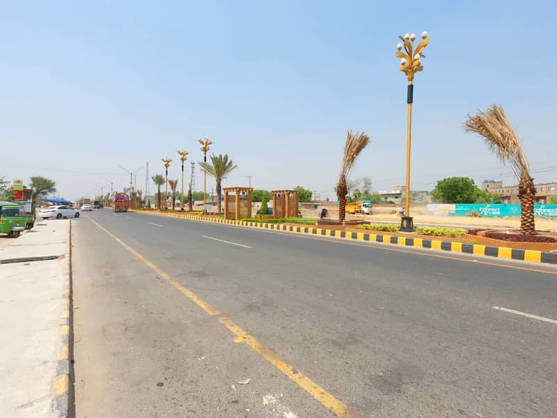 Prime Location 5 Marla Residential Plot For sale In Central Park - Block E Lahore 5