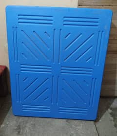 plastic pallet