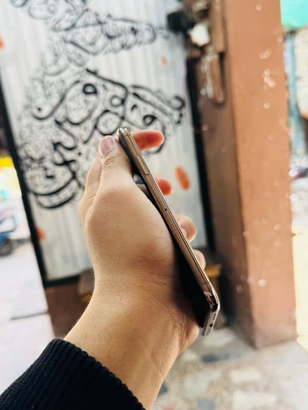 iphone XS 64GB Non PTA Sheesha Condition 5