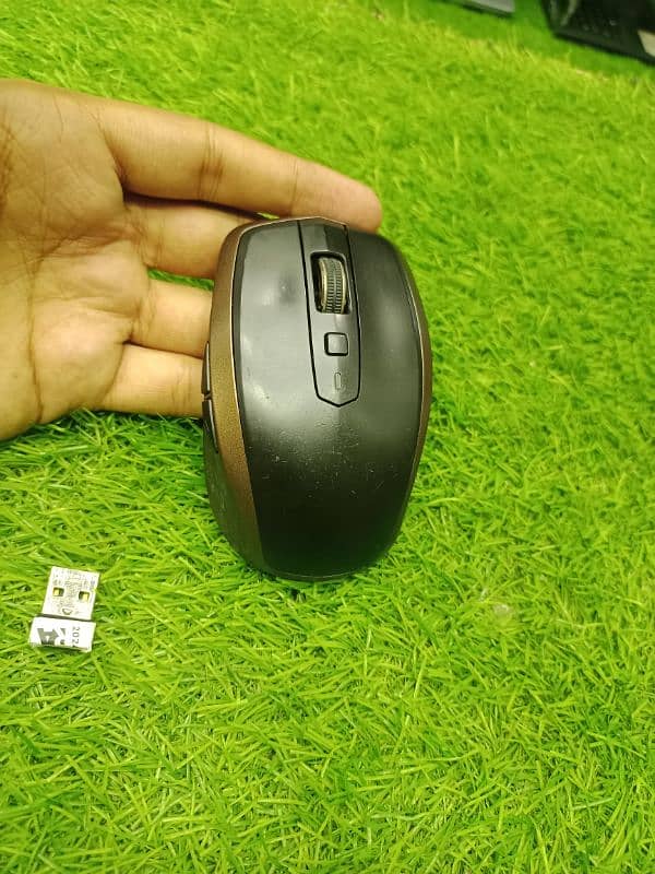 mx anywhere 2 wireless Bluetooth rechargable mouse 0