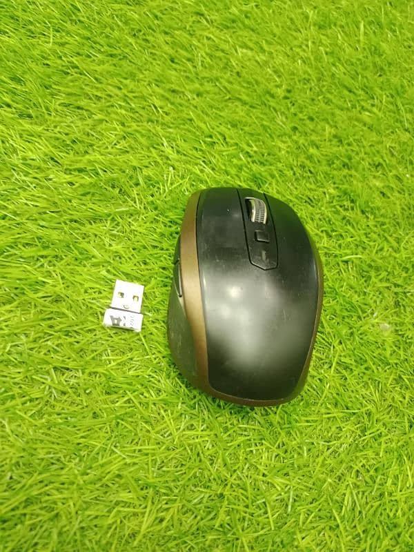 mx anywhere 2 wireless Bluetooth rechargable mouse 1