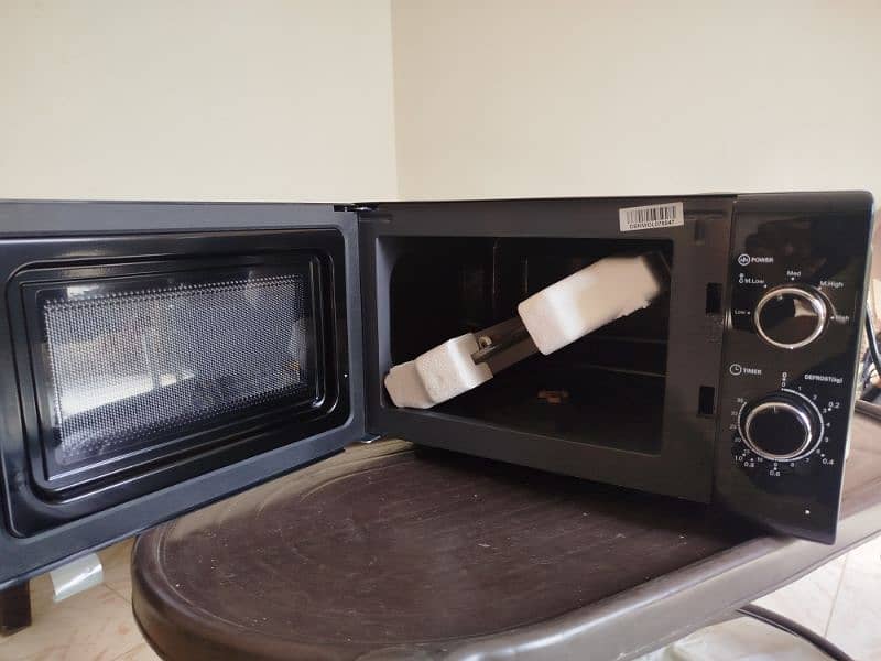 Dawlance Microwave oven 4