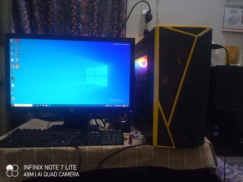 Gaming pc Core I7 4th generation with 24 inch lcd 0