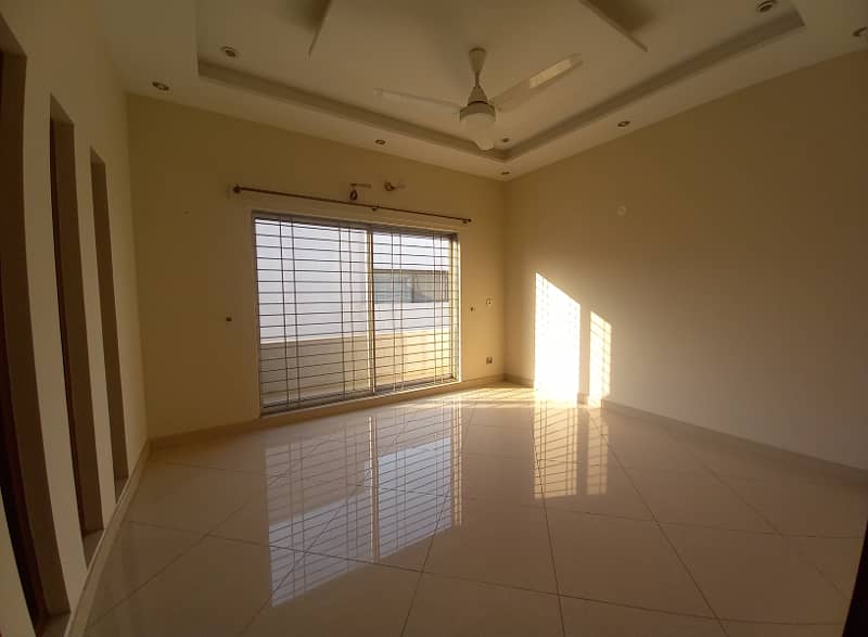 1 Kanal Very Beautiful Upper Portion Available For Rent Only For Couple 12