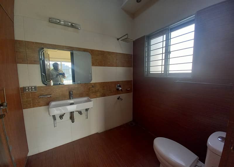 1 Kanal Very Beautiful Upper Portion Available For Rent Only For Couple 26