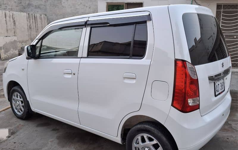 Suzuki Wagon R 2022 19