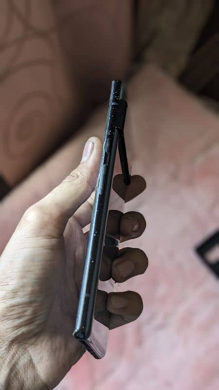 Google Pixel 6 Pro Spots on LCD 3