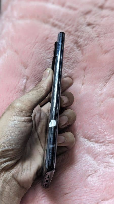 Google Pixel 6 Pro Spots on LCD 4