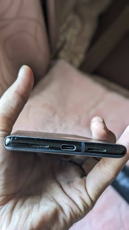 Google Pixel 6 Pro Spots on LCD 6