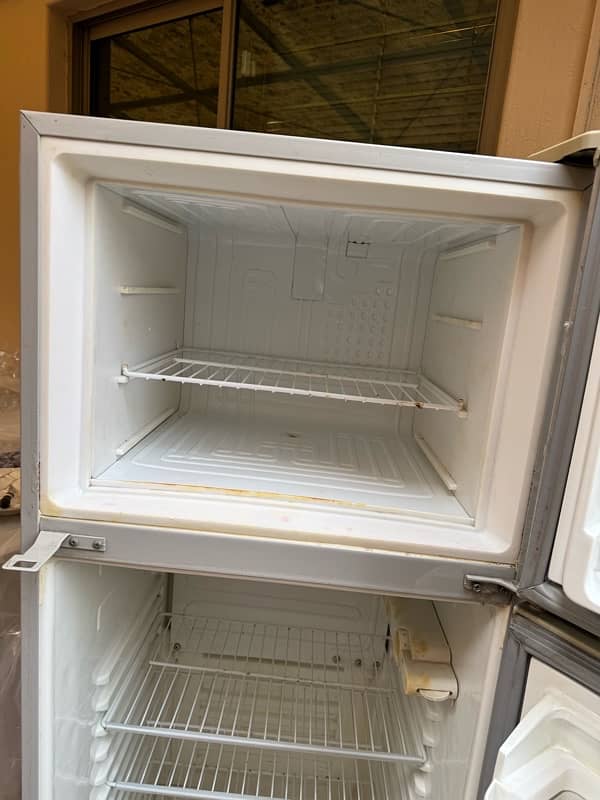 Dawlance Fridge + Freezer 7