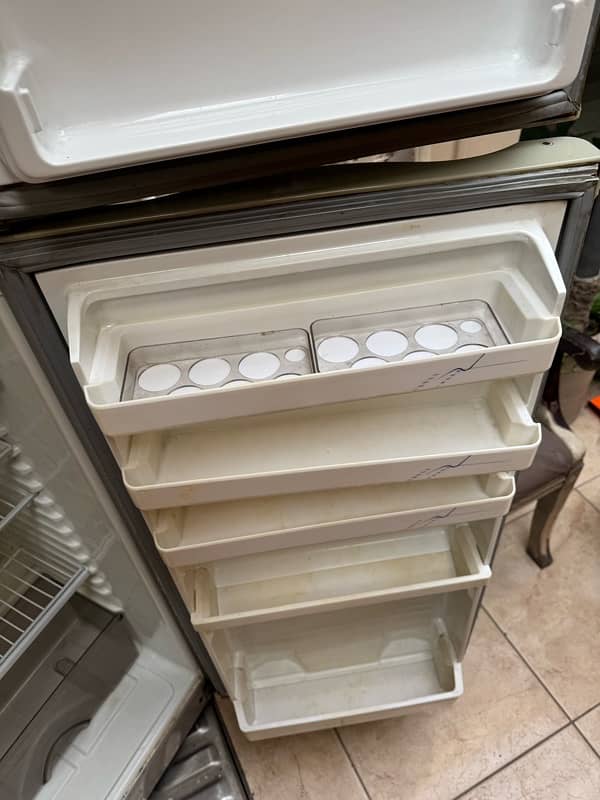 Dawlance Fridge + Freezer 10