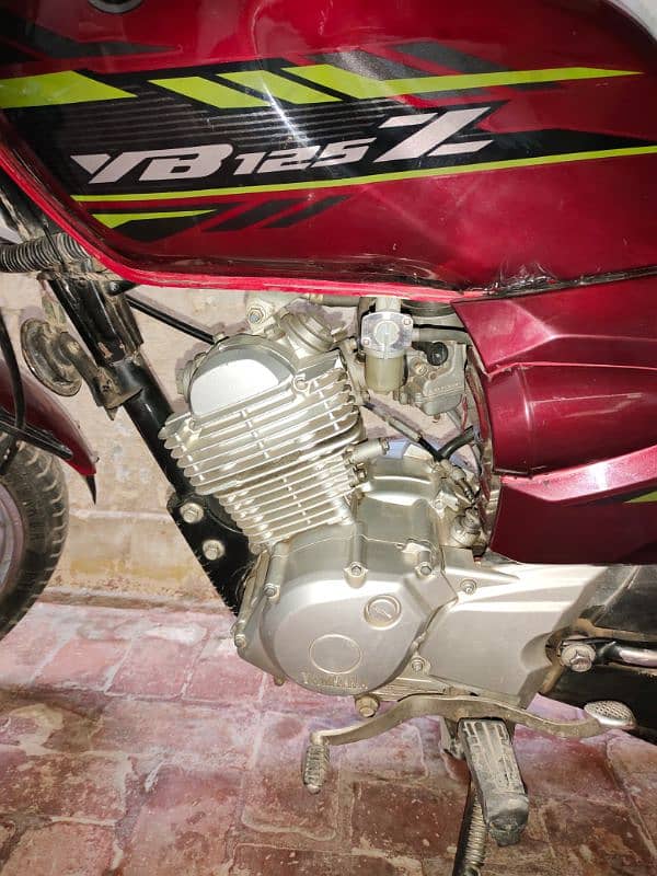 Red Yamaha YB 125 Z -Low Mileage, Great Condition 3