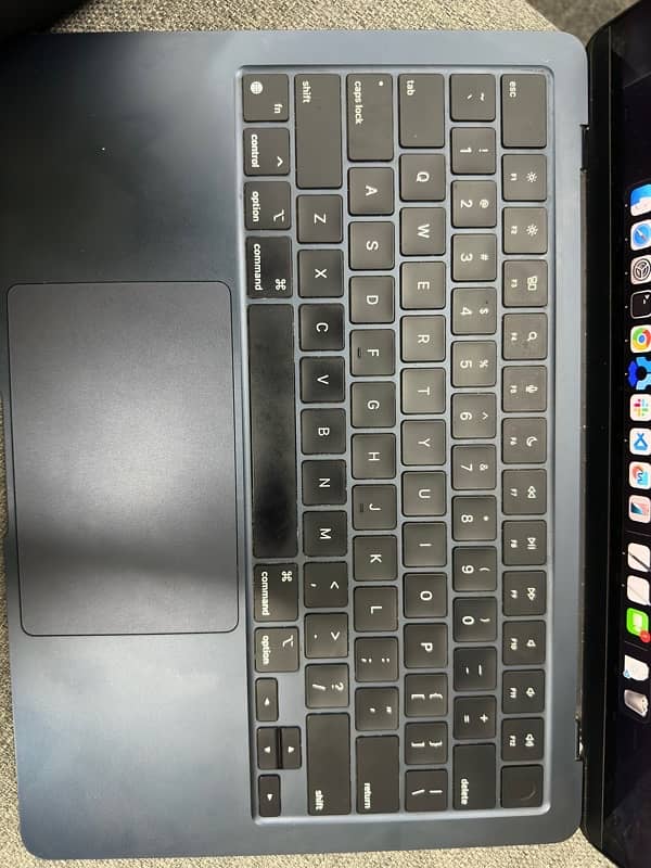 macbook Air m2 8 256 midnight blue 4