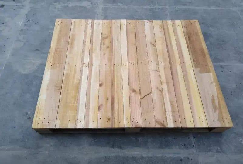 pallet plastic wooden 2