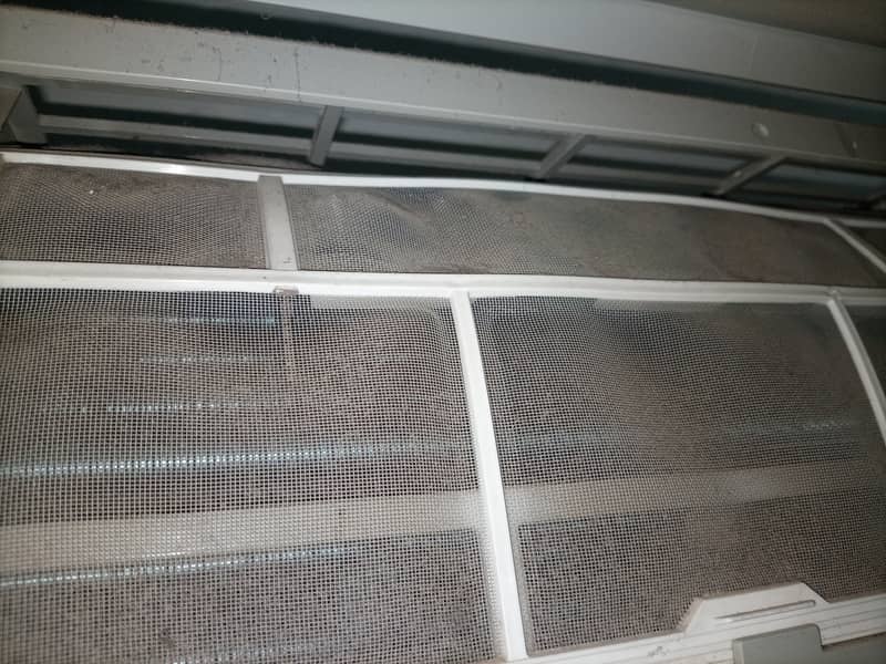 Gree 1.5 ton INVERTER air conditioner 3