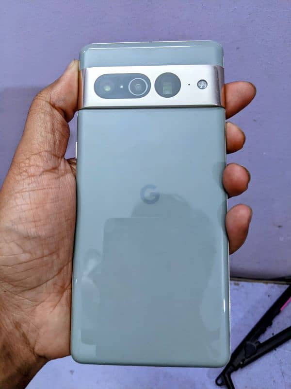 Pixel 7 Pro . Lush Condition . Non PTA 1