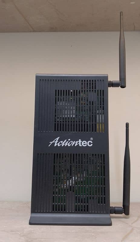 Actiontech F2300 Dual Band Spacially For Gaming Use Router 0