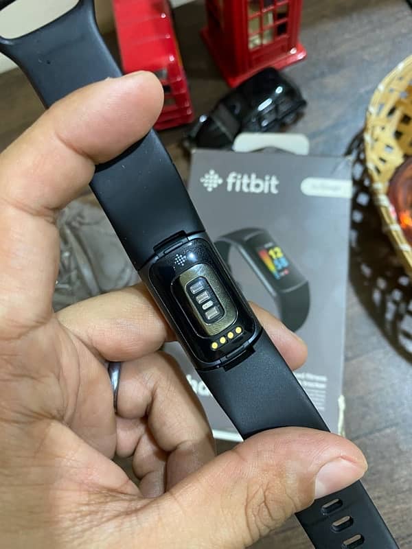 Fitbit Charge 5 - Like New 1