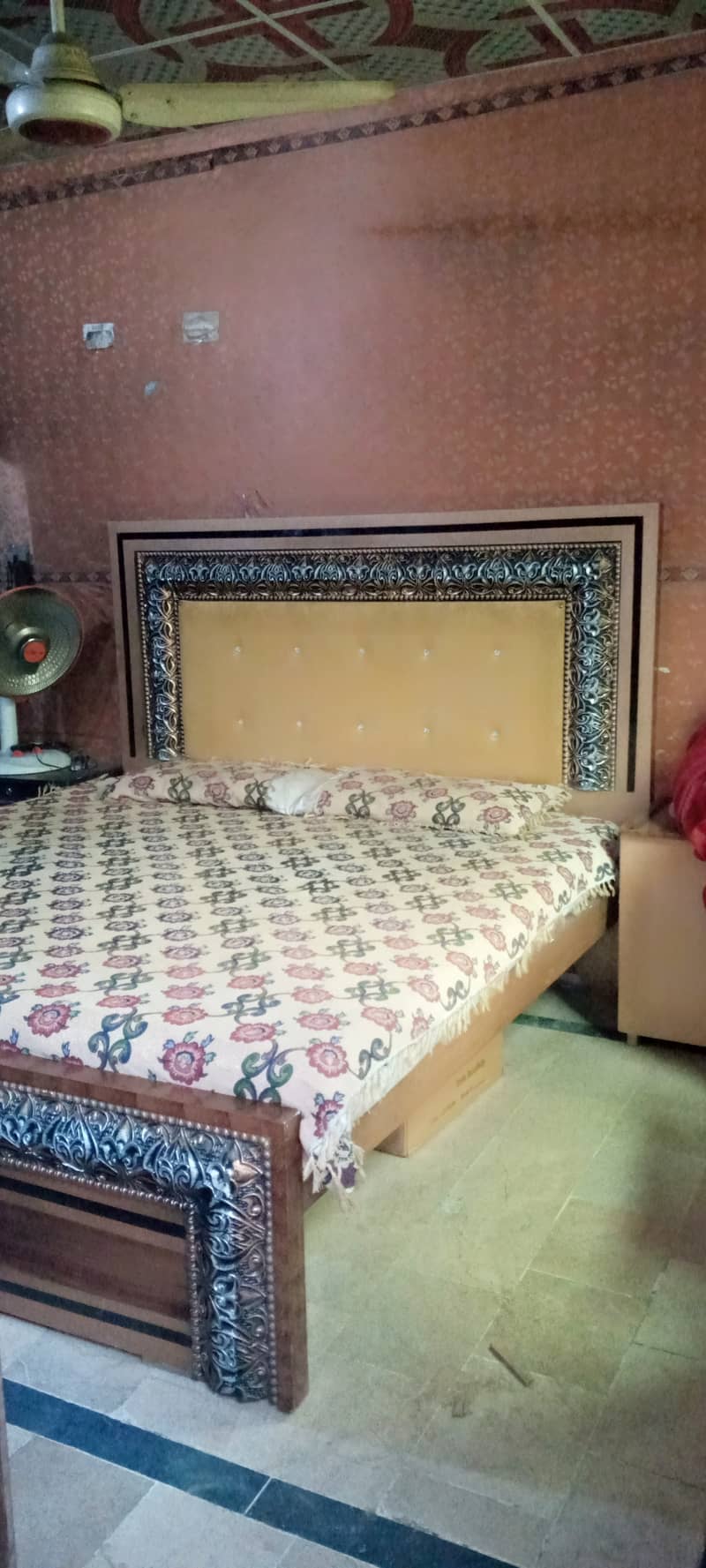 bed site table and mattress poshish wala 0