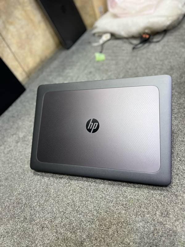 HP Zbook 17 G3 - Core i7 6th gen - 16Gb 256Gb 2