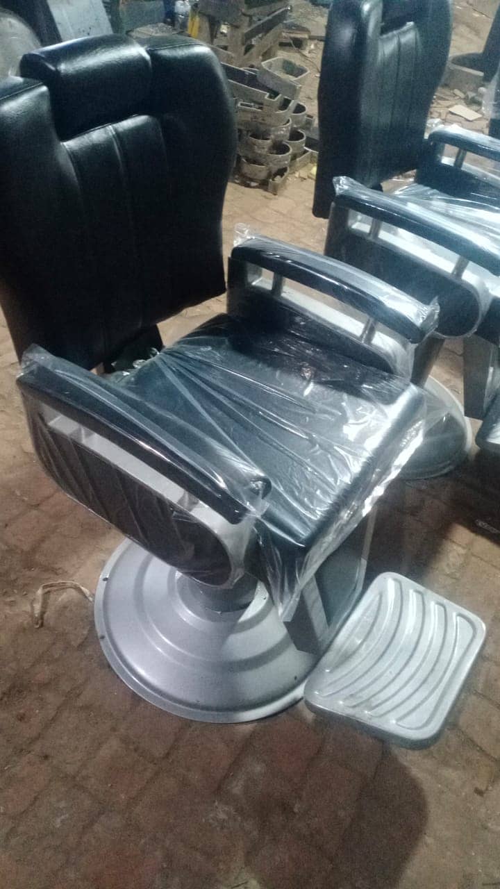 Saloon Chair/ Parlour Chair / Manicure / Pedicure Chair / trolye 3