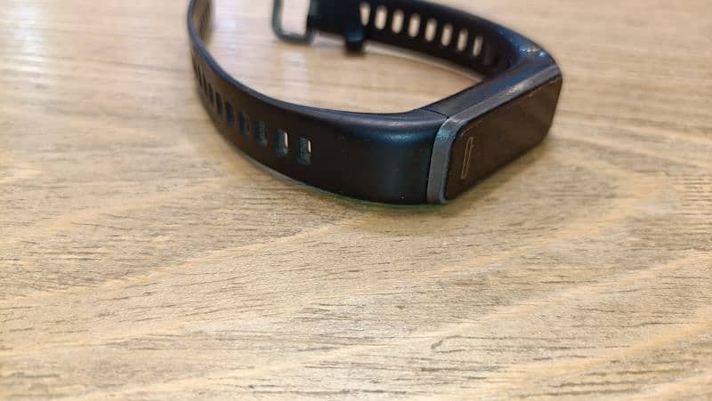 Huawei band 4 watch  condition perfect he with box 4