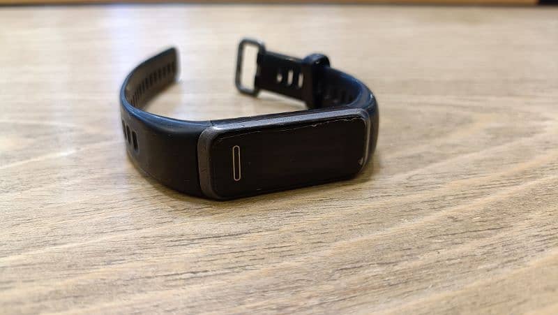 Huawei band 4 watch  condition perfect he with box 6