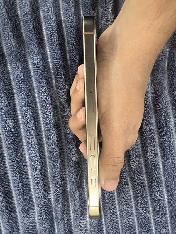 Iphone 16 Pro Golden Titanium 128Gb Non Pta 4