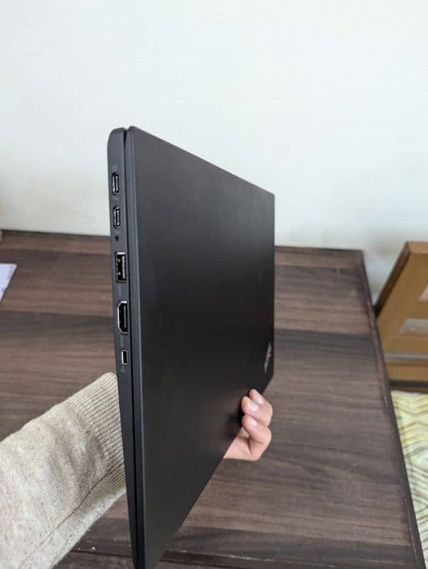 Lenovo ThinkPad X1 Carbon i7 7th gen 8gb Ram 256gb SSD 2