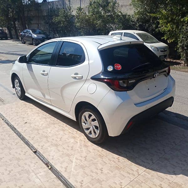 Toyota Yaris PERL WHITE  Push Start 2021/25 2